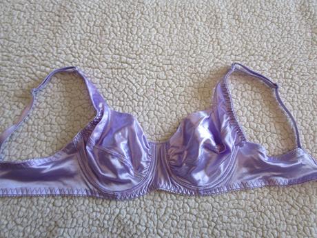 Pěkná fialová podprsenka s kosticí, vel. 70b, 70b