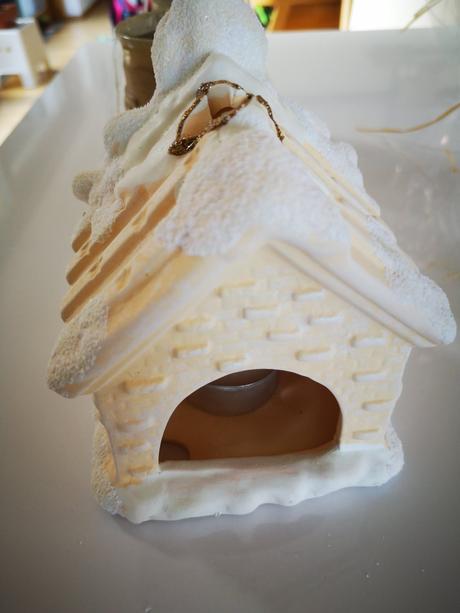 Hrníčky, aromalampa,