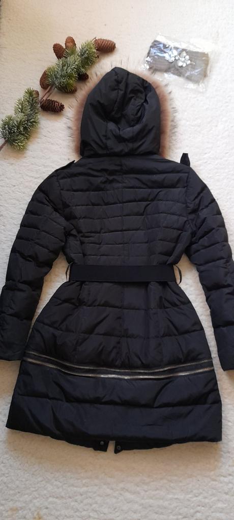 Howeer péřová bunda s páskem kapucí a kožešinou, xl
