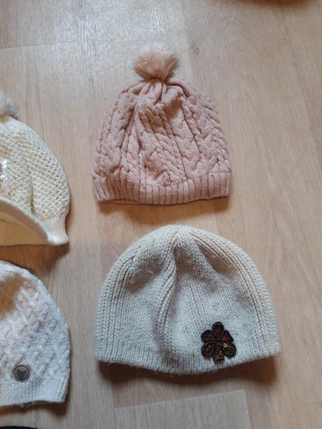 7x čepice i jednotlivě 4-9let, 