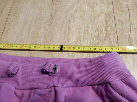 Kraťasy ke kolenům vel. s/m, s