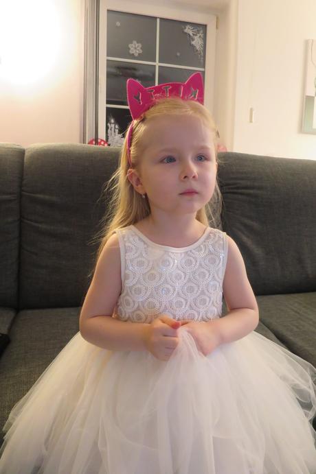 Luxusní šaty pro princeznu, h&m,92