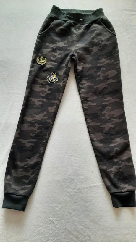 Maskáčové tepláky, m