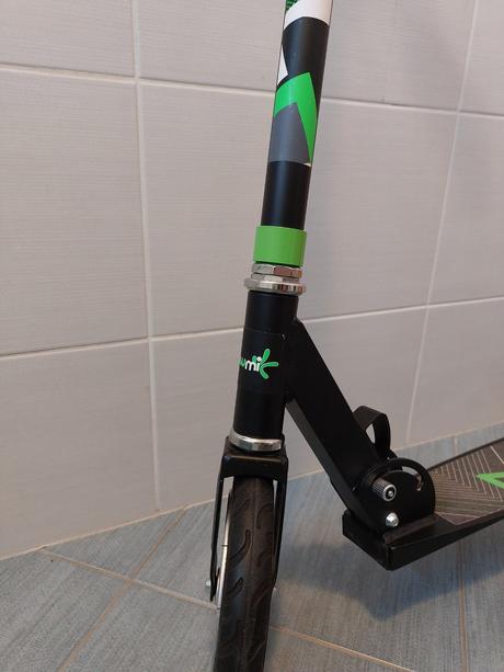 Dětská koloběžka muuwmi skládací, nafukovací kola,