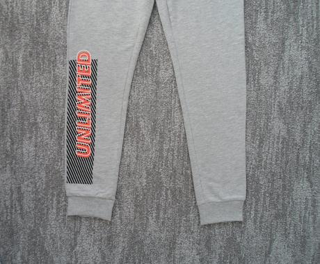 Šedé tepláky, 140