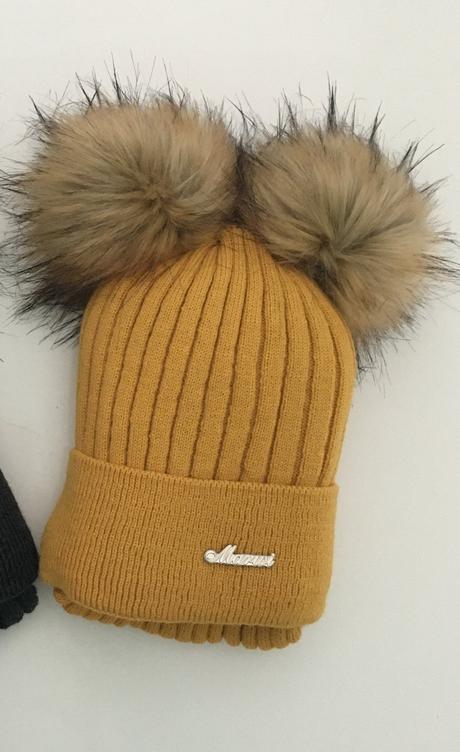 Komplet kulich a nákrčník, 