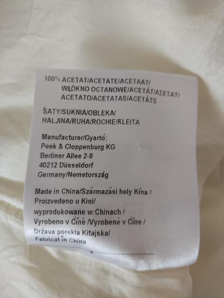 Luxusní dámské šaty, 38