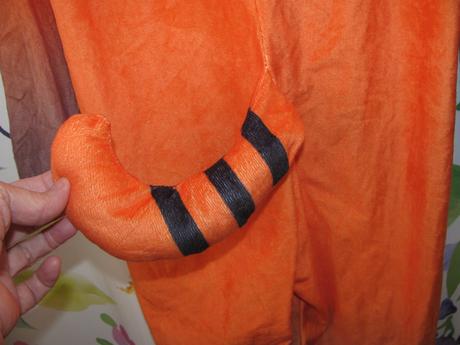 Kostým - overal s kapucí red panda,