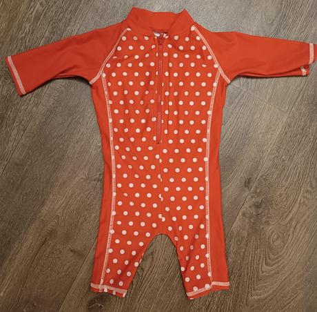 Puntíkatý plavkový overal 74/80, tu,74