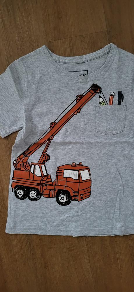 Trička/trika s dinosaurem, bagrem vel. 128 zn. c&a, palomino,128