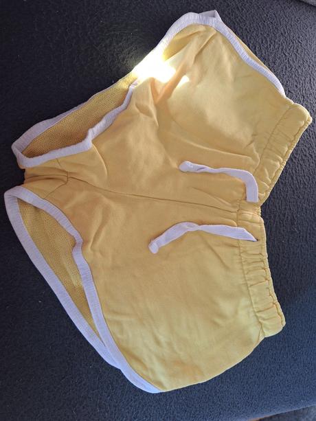 Dívčí kraťasy vel. a značka neuvedena., 134