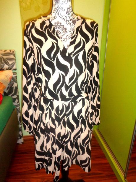 Krásné vzdušné černohnědé minišaty, new look,44