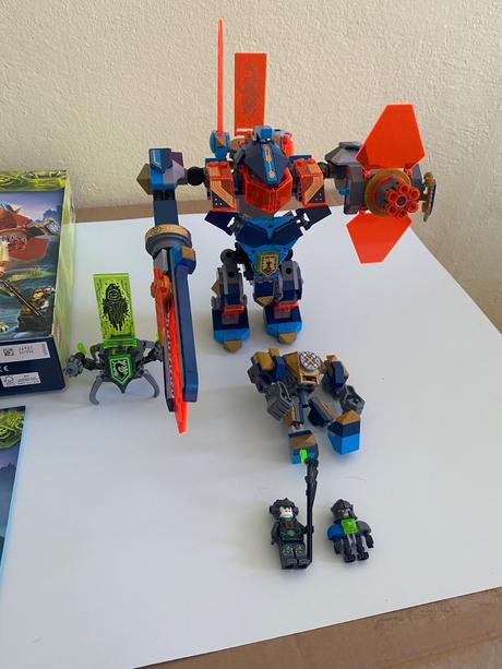Lego nexo knights set 72004,