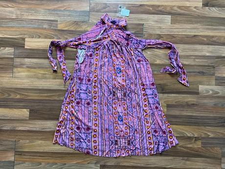 Nové šaty pc 128 dolarů, vel s/m i více, free peo, m / s