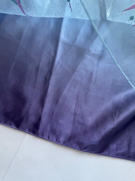 An10/ kostym delux elza frozen ii- v.7/8 let, 