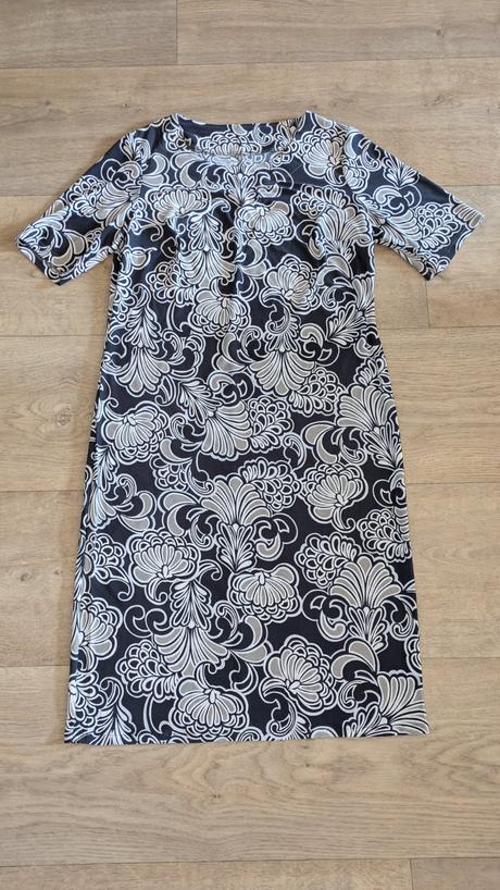 Elastické nemačkavé šaty vel. 40/42, 40