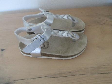 Sandálky, tcm,28