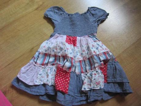 Patchwork šatičky se žabkováním, lindex,86