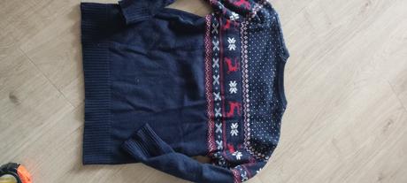 Krásný vánoční svetr zn. h&m vel. 146-152, 146