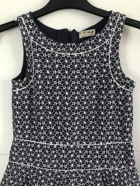 Šaty s vyšívanými kvítky, next,122