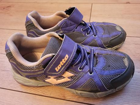 Trekové boty, tenisky, lotto,35