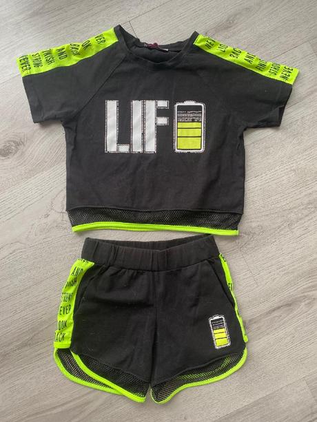 Pěkná sportovní souprava vel.140, 140