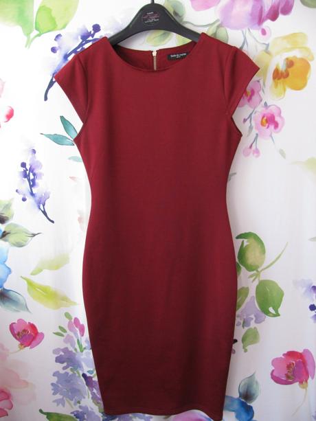 Vínové společenské elegantní pouzdrové šaty, s