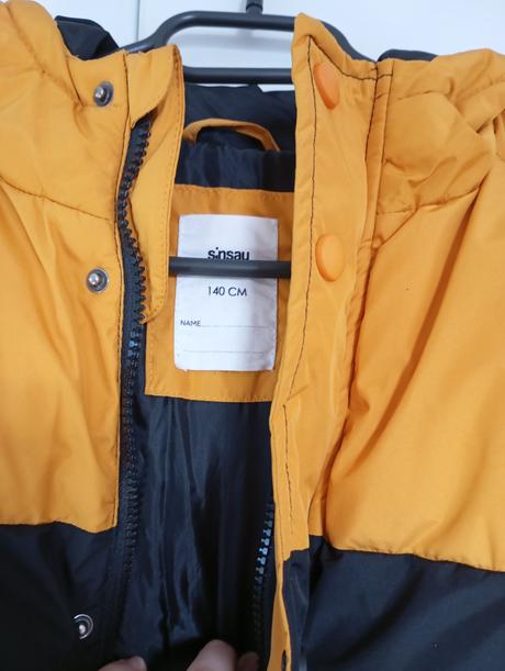 Zimní bunda s kapucí, sinsay,140