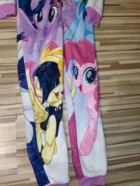 Flees overal s poníky, my little pony 134/140, 134