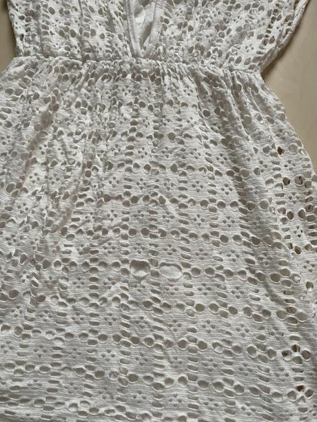 Bílé děrované šaty/top se spodničkou, vel bebí neb, xs