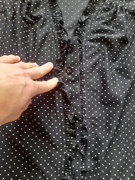 Lehká černá peplum halenka s bílým puntíkem vel. s, s