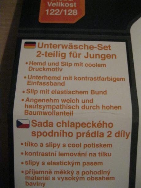 Spodní tílko a slipy, 122