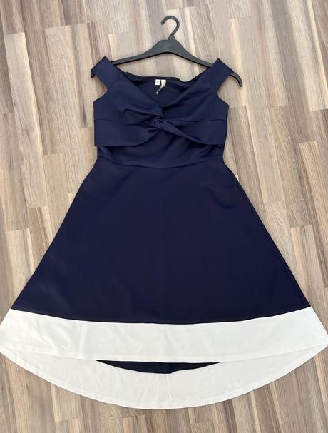 Šaty s ozdobným uzlem, bonprix,40