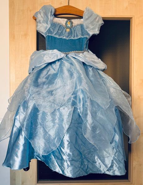 St1/ kostým delux popelka- v.5/6 let, 