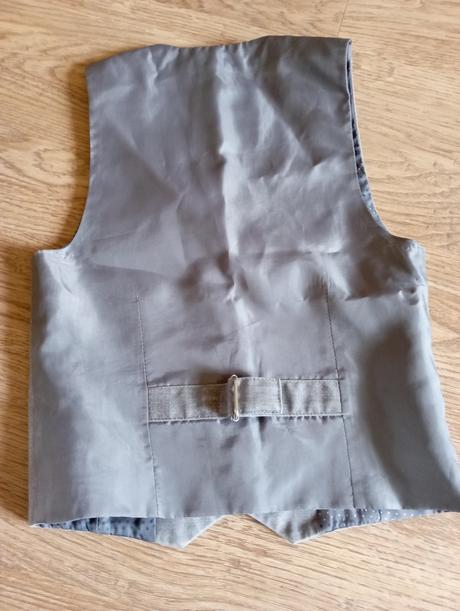 Slavnostní vesta vel. 98, 98