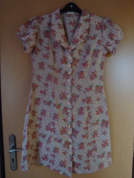 Šaty květované, vel. 42/44 - skoro nenošené, 42