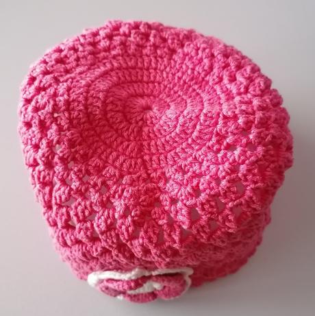 Háčkovaná čepička,