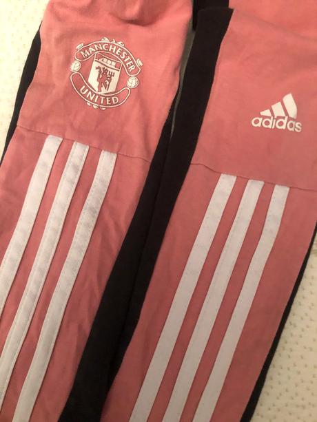 Černorůžové legíny, 128