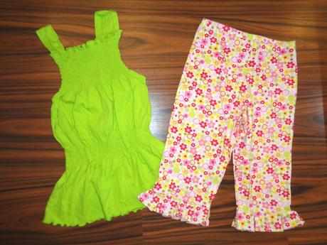 Krásný komplet topíku a květovaných kalhot, c&a,128 / 134