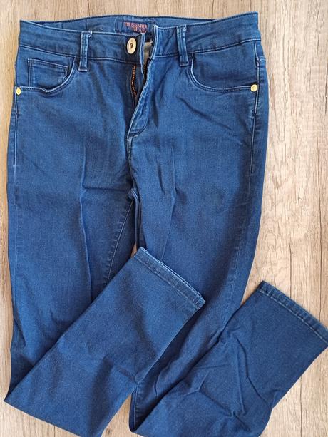 Mega balicek luxusni dziny guess a jine, guess,s