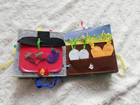 Quiet book 12 stran, 