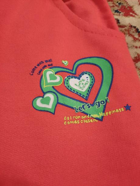 Tepláky se srdíčky, 98