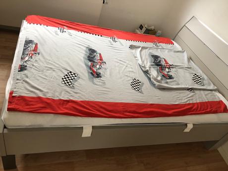 Ložní prádlo s motivem závodních vozů formule 1 pr, 