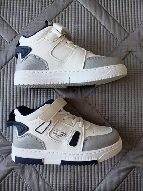 2x nové džíny s tenisky, 128/134, 128 / 134