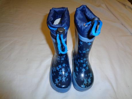 Modré hvězdičkové gumáky s raketou, 21