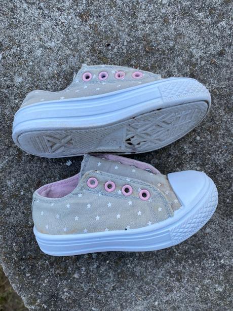 Holčičí tenisky vel. 23 s hvězdičkami, 23