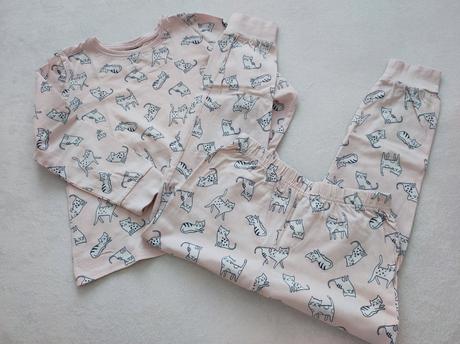 Pyžamo 110-116, little things,110