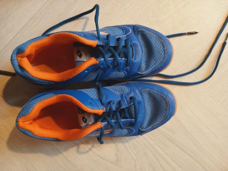 Sálové boty zn.lotto vel.37, stélka 24cm, lotto,37