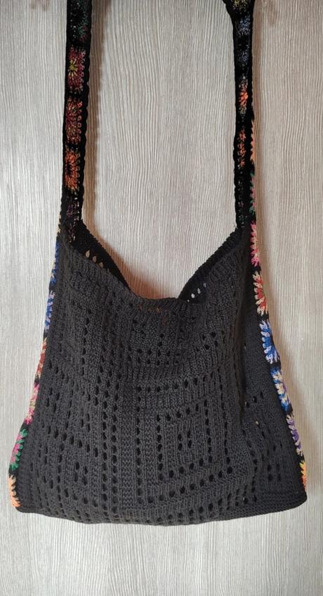 Háčkovaná kytičková taška/kabelka černá 28x33 cm,