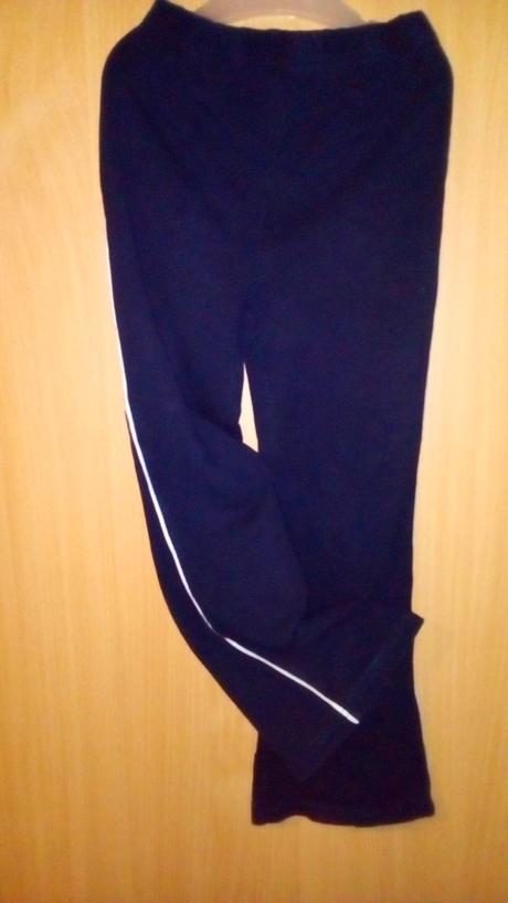 Slabší bavlněné tepláky, tu,122